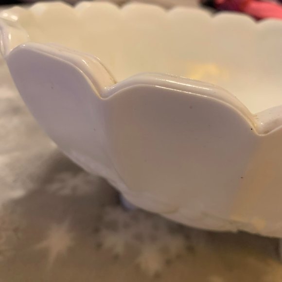 Vintage Milk Glass Centerpiece Bowl - Picture 4 of 4